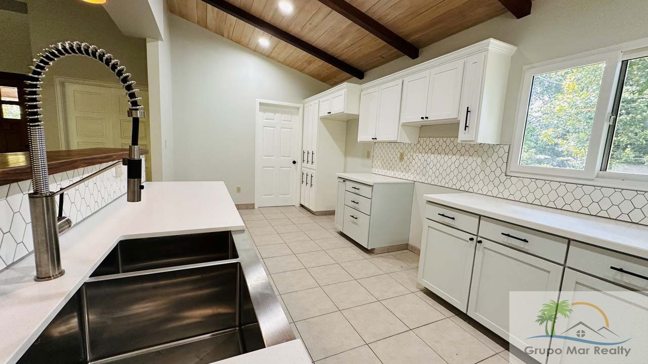 Belize Home For Sale 