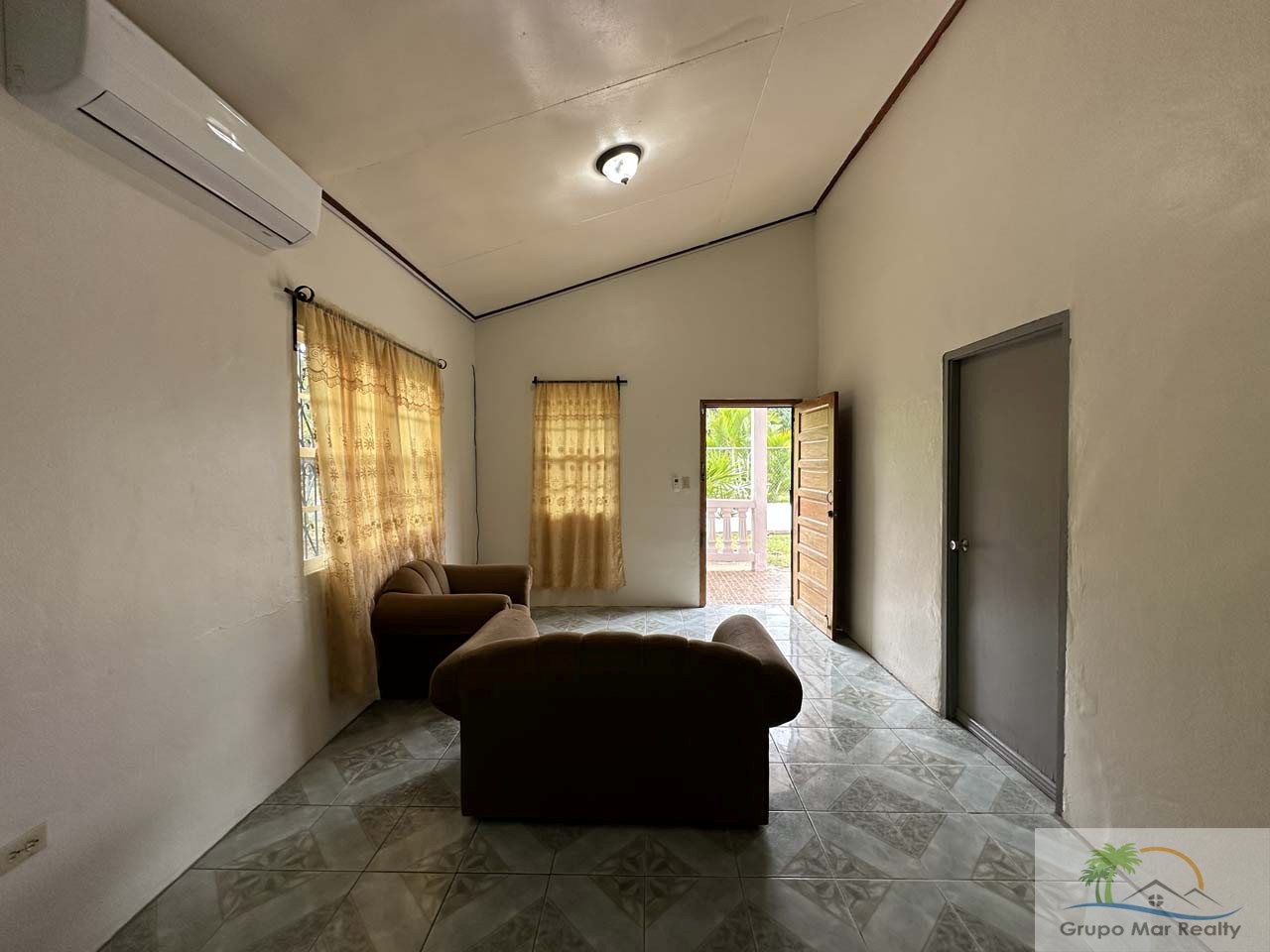 Home For Rent in Belize